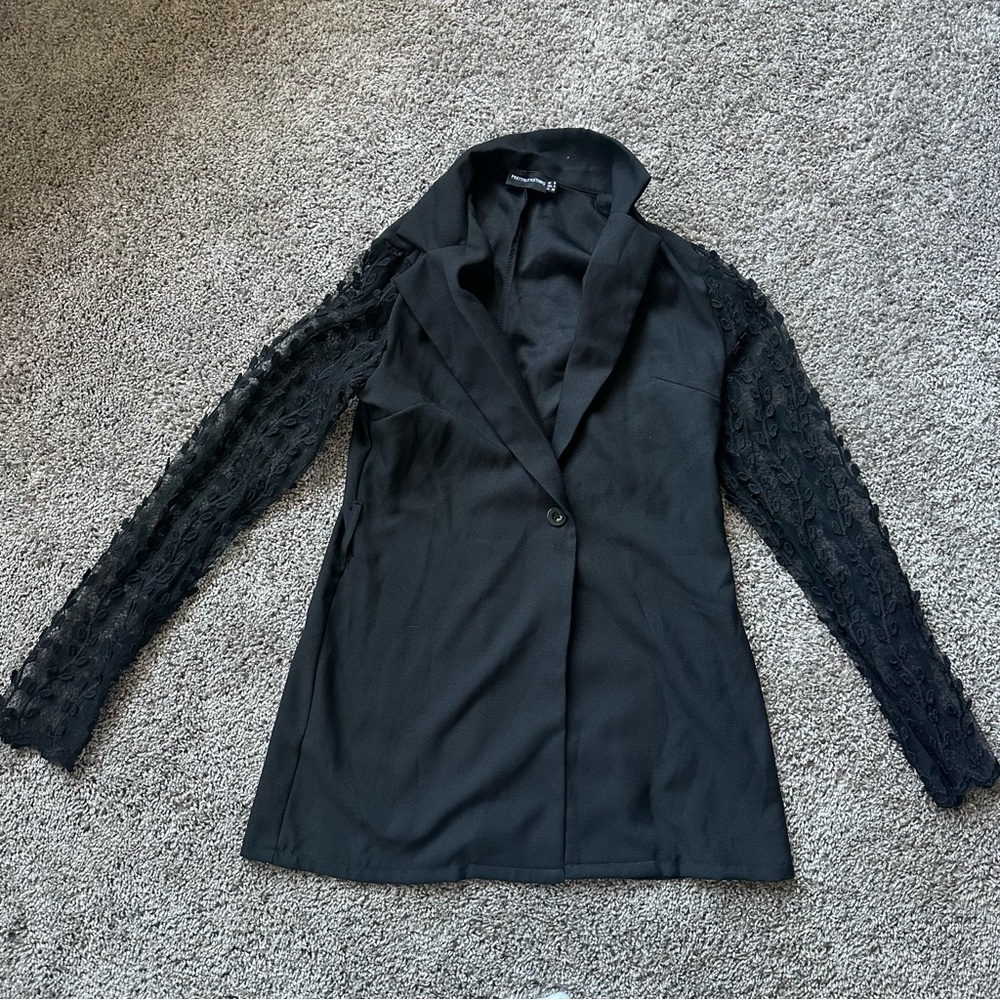 PrettyLittleThing Black Lace Sleeve Blazer